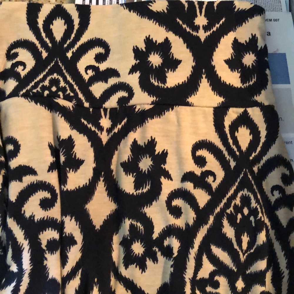 Super soft, jersey material long skirt.